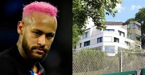 Conhe A As Mans Es De Neymar O Aniversariante Do Dia Famosos Meio