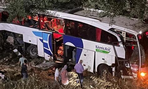 Reportan 12 Muertos Y 19 Heridos Tras Volcadura De Autobús En Turquía