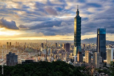 Taipei Tower Taipeh Taiwan Stock Photo Adobe Stock