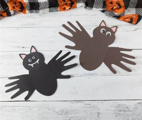 Easy Handprint Bats | Halloween Craft For Kids