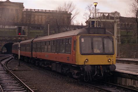 Class 107 Dmu 107738 Arriving At Edinburgh Waverley Flickr