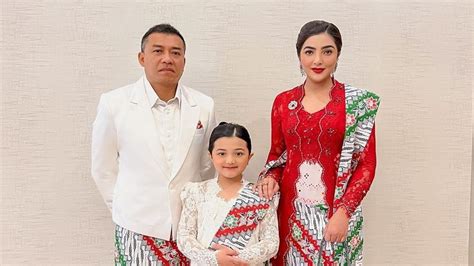 Beberapa Pasangan Artis Indonesia Yang Menikah Beda Usia Jauh Ada Yang