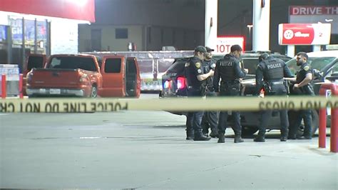 Hpd Investigating 2 Shootings Believed To Be Related After 1 Man Killed And Another Injured At