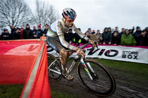 Cyclo cross Tom Pidcock remporte sa première manche de Coupe du monde