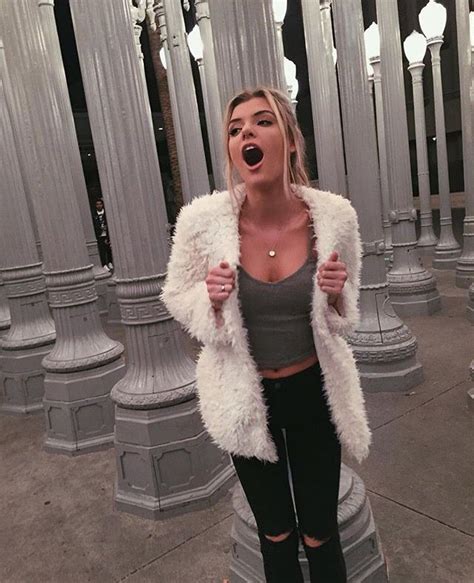 Pin By Jiqi Begeer On Alissa Violet Fashion Outfits Fashion Trends