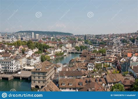 Vista A Rea Del Centro De Ciudad Hist Rico De Zurich De La Iglesia De