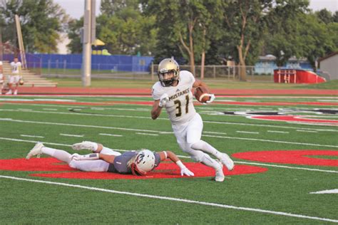 SMSU FOOTBALL: Mustangs hold off MSUM in second half | News, Sports ...