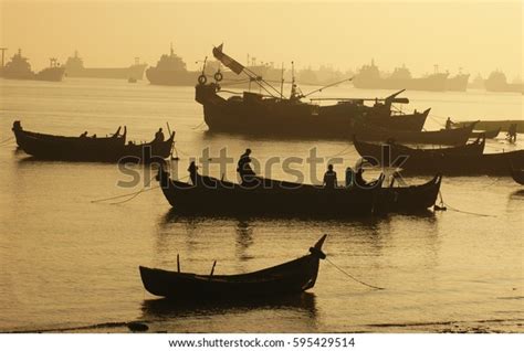 Sampan Boats Traditional Fishing Boat Bangladesh Stock Photo 595429514