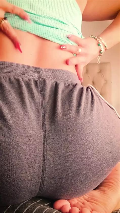 Squirt On My Feet And My Bed Got Wet Amateur Porn Feat Angel In Red XHamster