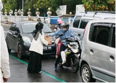 Aliansi Mahasiswa Ump Turun Ke Jalan Galang Donasi Korban Bencana