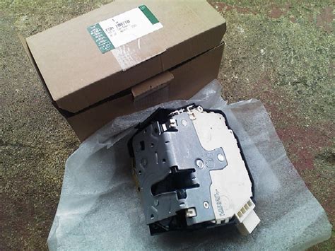 Discovery Co Uk Rear Passenger Door Lock Assy