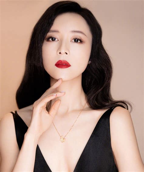 Zhang Jingchu imitated the Western celebrities to set up a collapse - iNEWS