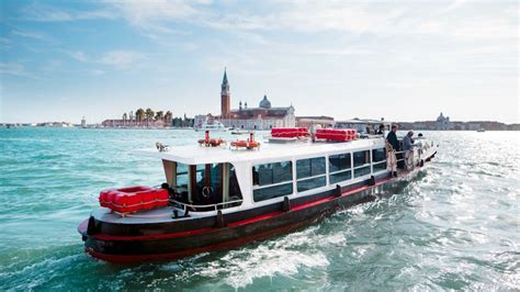 Detailed Guide to Venice's Water Bus System