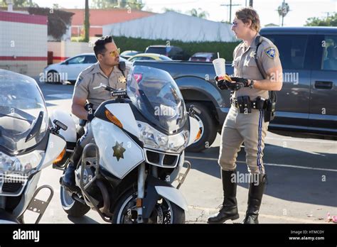 California highway patrol motorbike hi-res stock photography and images ...