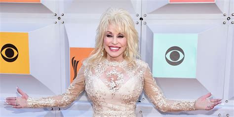 Dolly Parton and Carl Dean Renew Wedding Vows on 50th Anniversary in ...