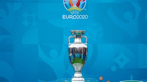 D Couvrez Toutes Les Affiches Des Huiti Mes De Finale De L Euro