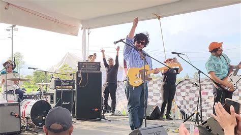 Los Románticos de Zacatecas Muchacha en el Bazar de Bandas Verano