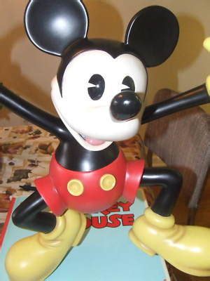 Master Replicas Mickey Mouse Statuette