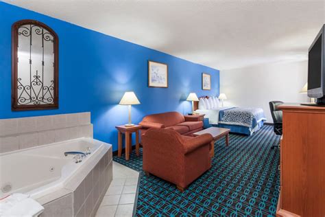 Days Inn & Suites by Wyndham Cambridge | Cambridge, MD Hotels