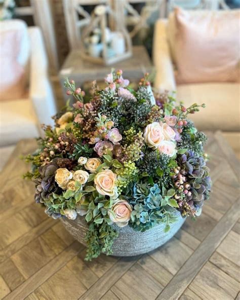 28 Captivating Spring Floral Arrangements to Elevate Your Space