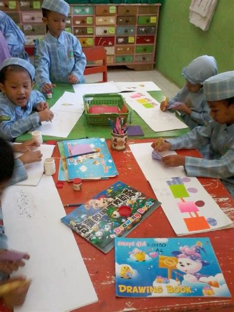 SENTRA SENI DAN KREATIFITAS TK Al Umm Kembiritan