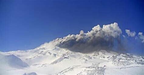 Nuevo Pulso Eruptivo Del Complejo Volc Nico Nevados De Chill N Sabes Cl