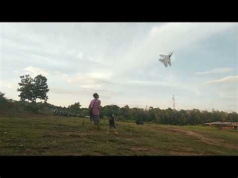 Rc Jet Su Kembali Akrobatik Lagi Di Lagi Biru Dengan Battery