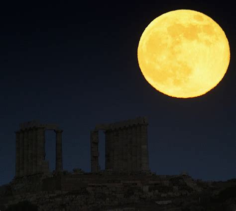 Photos Supermoon Lights Up Night Sky Around The World News