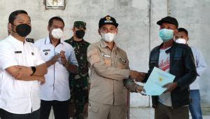 47 Sertifikat Tanah Program PTSL Desa Cipetir Diserahkan Kepada Warga