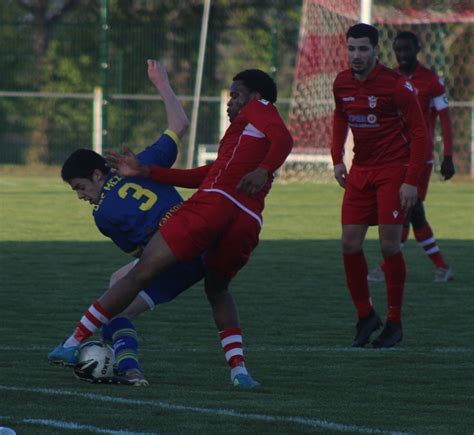 Football Dives Cabourg Et M Zidon Battus Villers Houlgate Se Relance