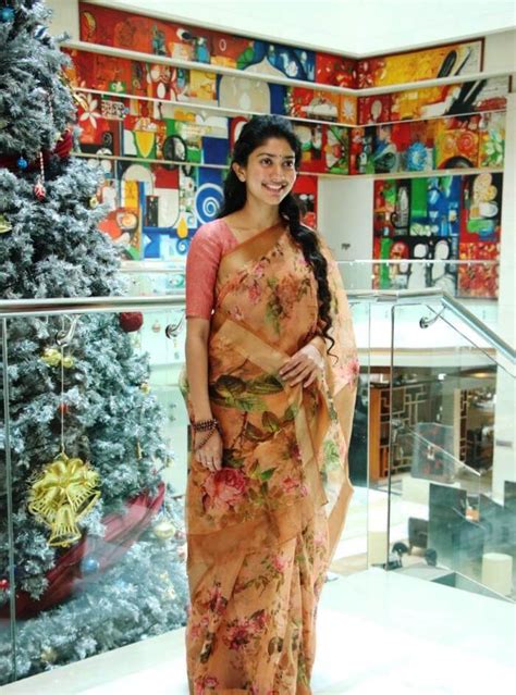 Sai Pallavi In Saree At Maari-2 Press Meet Function - Actress Album