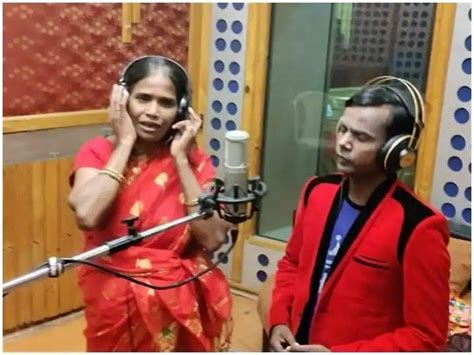 Ranu Mandal Seen Singing Bengali Song With Bangladeshi Superstar Hero