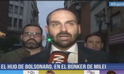 VÍDEO Eduardo Bolsonaro é cortado da TV argentina ao defender