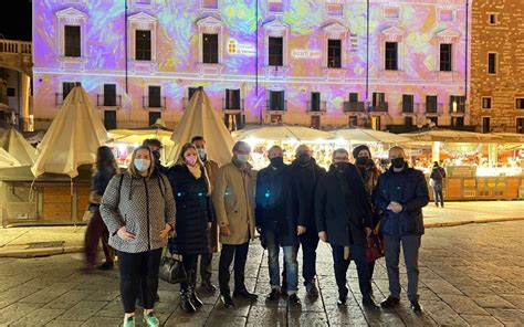 Accese Le Luminarie Di Natale Nuova Piazza Erbe Con Un Video In 3D