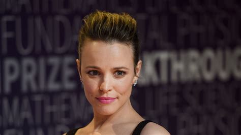 Rachel Mcadams Fiercely Wears Breast Pump For Magazine Shoot