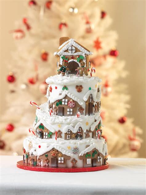 How To Make The Perfect Decoration Christmas Cake That Will Impress Your Guests