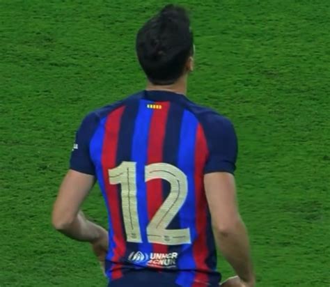 Robert Lewandowski Makes Barcelona Debut In No 12 Jersey Futbol On