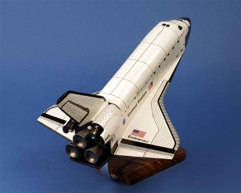 Maquette De La Navette Spatiale Endeavour Ov Au Capachat