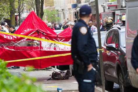 New York City Firefighter Dies After Falling From Roof The New York Times