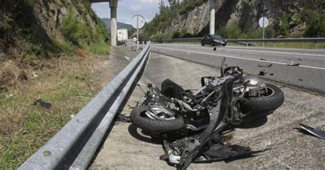 La Dgt Estudia La Petici Dels Motoristes De No Fer Obligatori L Airbag