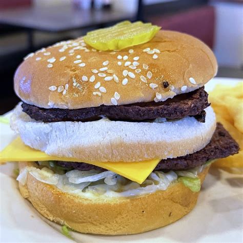 Eat’n Park in Erie, Pennsylvania • The Burger Beast