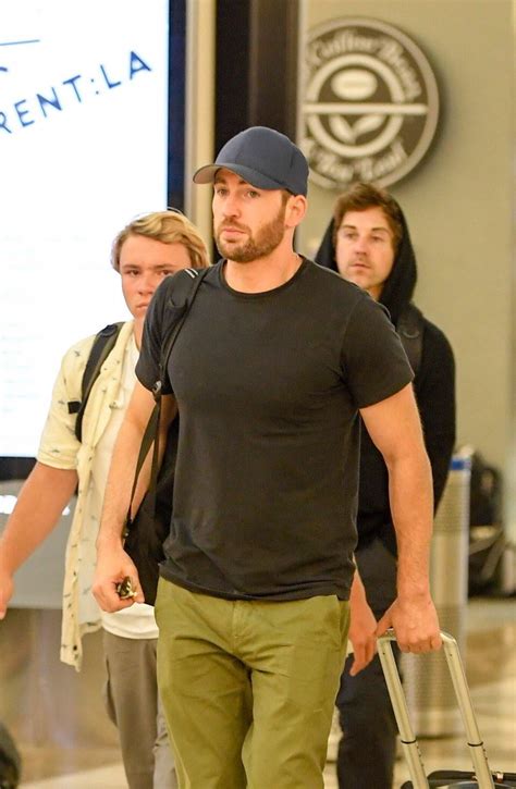 Theres Something About Chris Evans In The Airport😍 Chrisevans