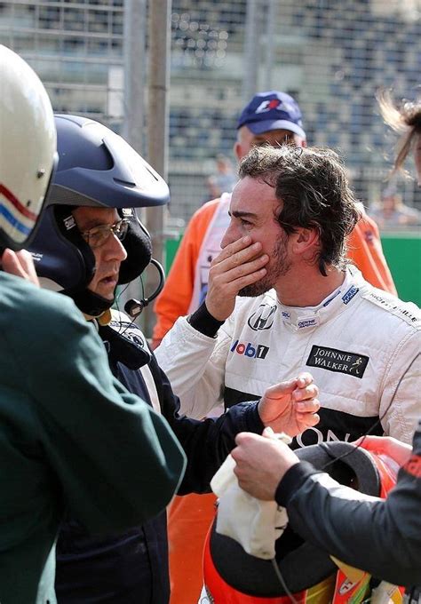 Fotos Las Fotos Del Aparatoso Accidente De Fernando Alonso En Melbourne Mujer Hoy