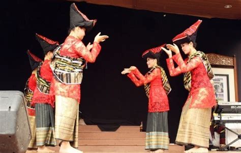 6 Tari Adat Tradisional Sumatera Utara Sering Jalan