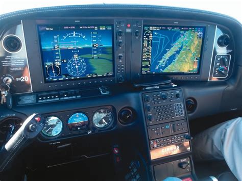 Cirrus Sr20 Cabin