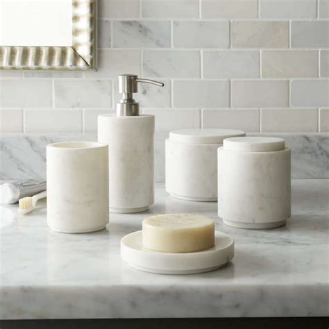 45 Bathroom Accessories Ideas 2020 (You Need Right Now) - Avantela Home