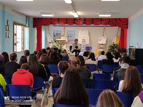 Studenti Della Falcone Scauda Protagonisti Delliniziativa Libriamoci