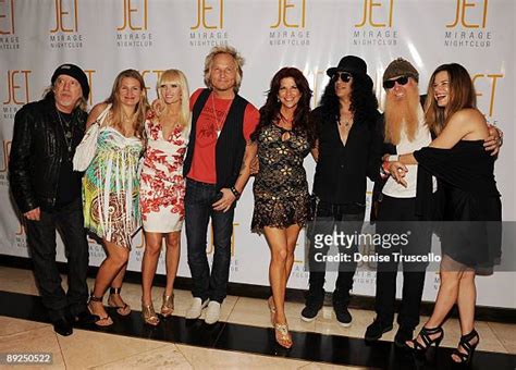 Hot Sexy Ace Harper Bikini Pics