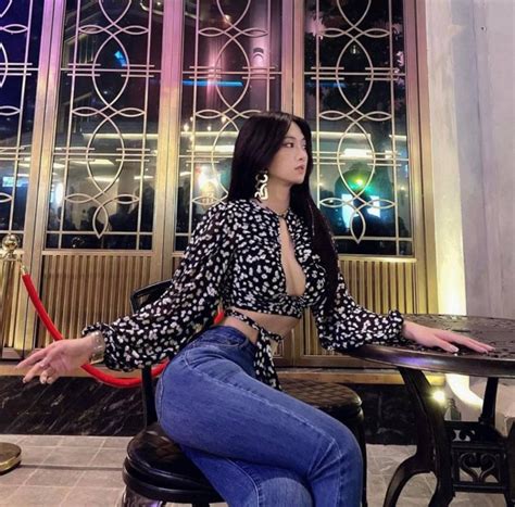Hot girl bồn tắm khoe vòng một đẫy đà chạm ngưỡng mét khuấy đảo mạng