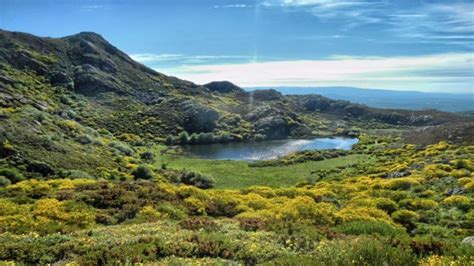 Una Ruta De Monta A En Galicia Entre Lagunas De Origen Glaciar